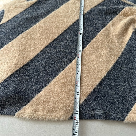 Anthropologie Maeve Mock Neck Cropped Diagonal Gray Striped Sweater - Picture 7 of 8